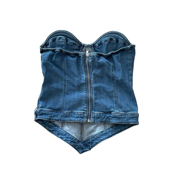Akira Strapless Denim Top Size Medium Wire Cups Back Zip Seam Detailing Stretch - Picture 2 of 7